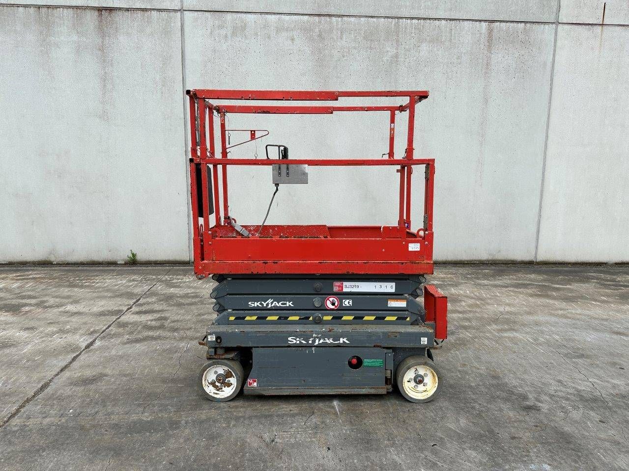 Scissor lift Skyjack SJIII-3219 Electric 7.8m