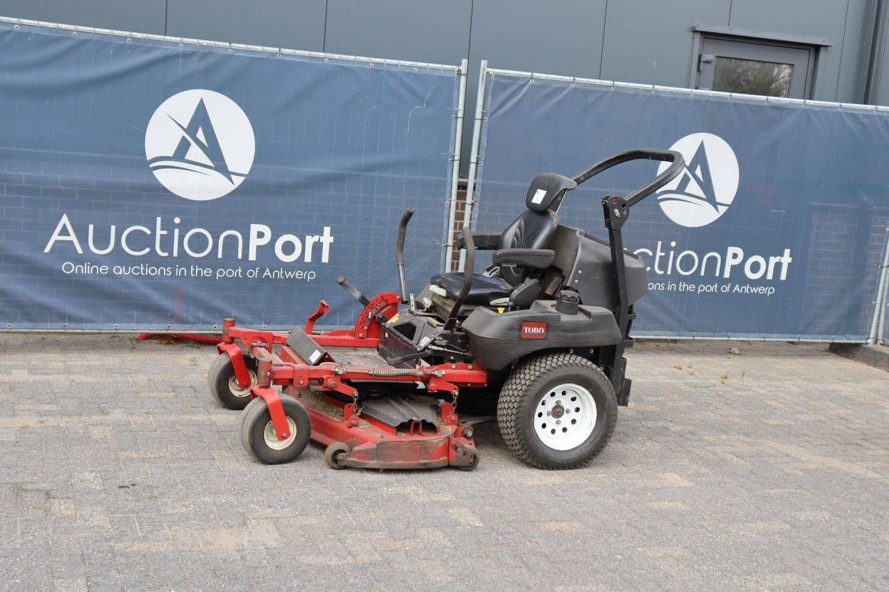 Cortador de grama autopropelido Toro Z Master Professional Série 7000 Diesel 16,9 kW 2011