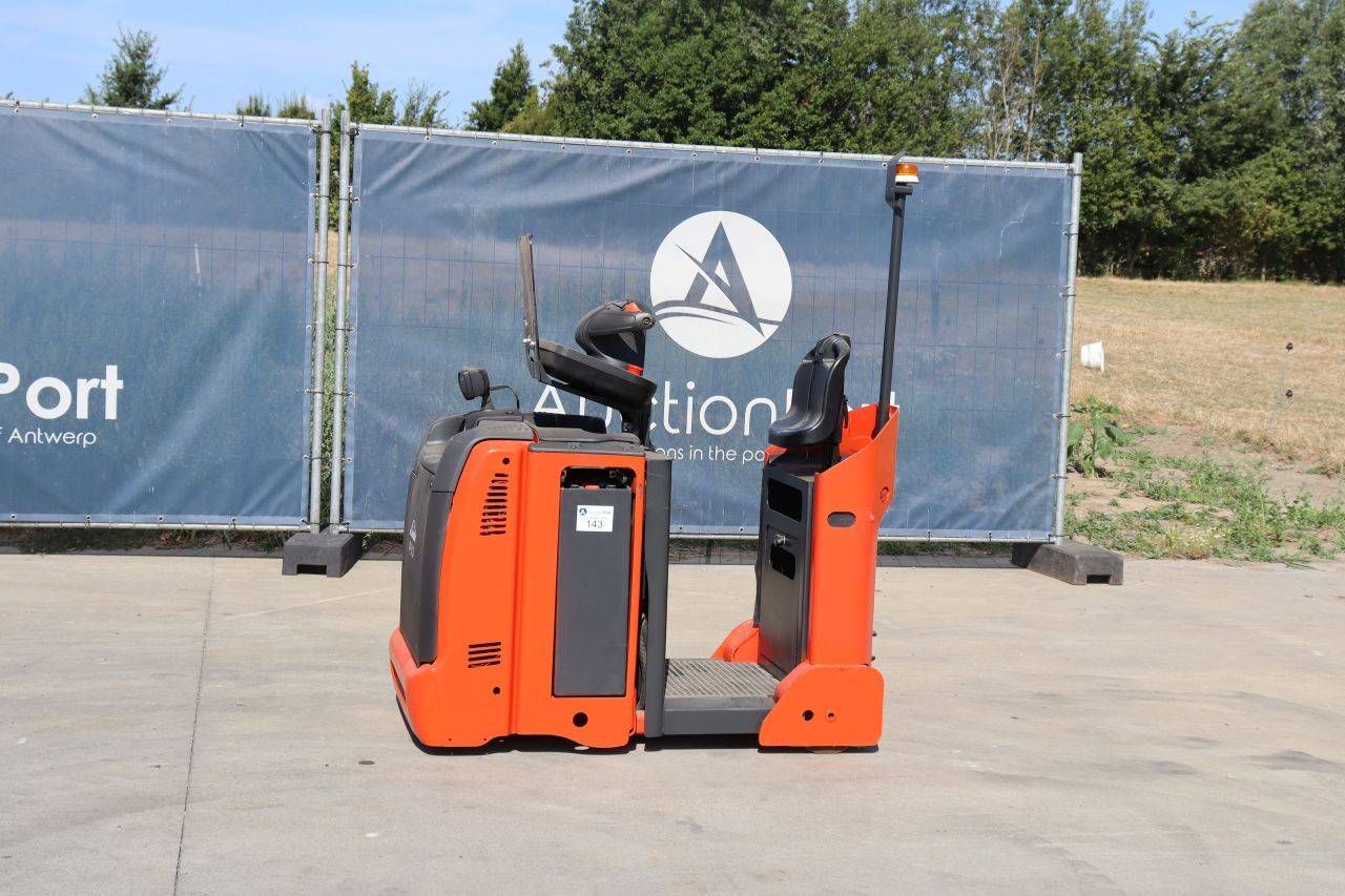 Linde P30 Electric Tractor 3000kg