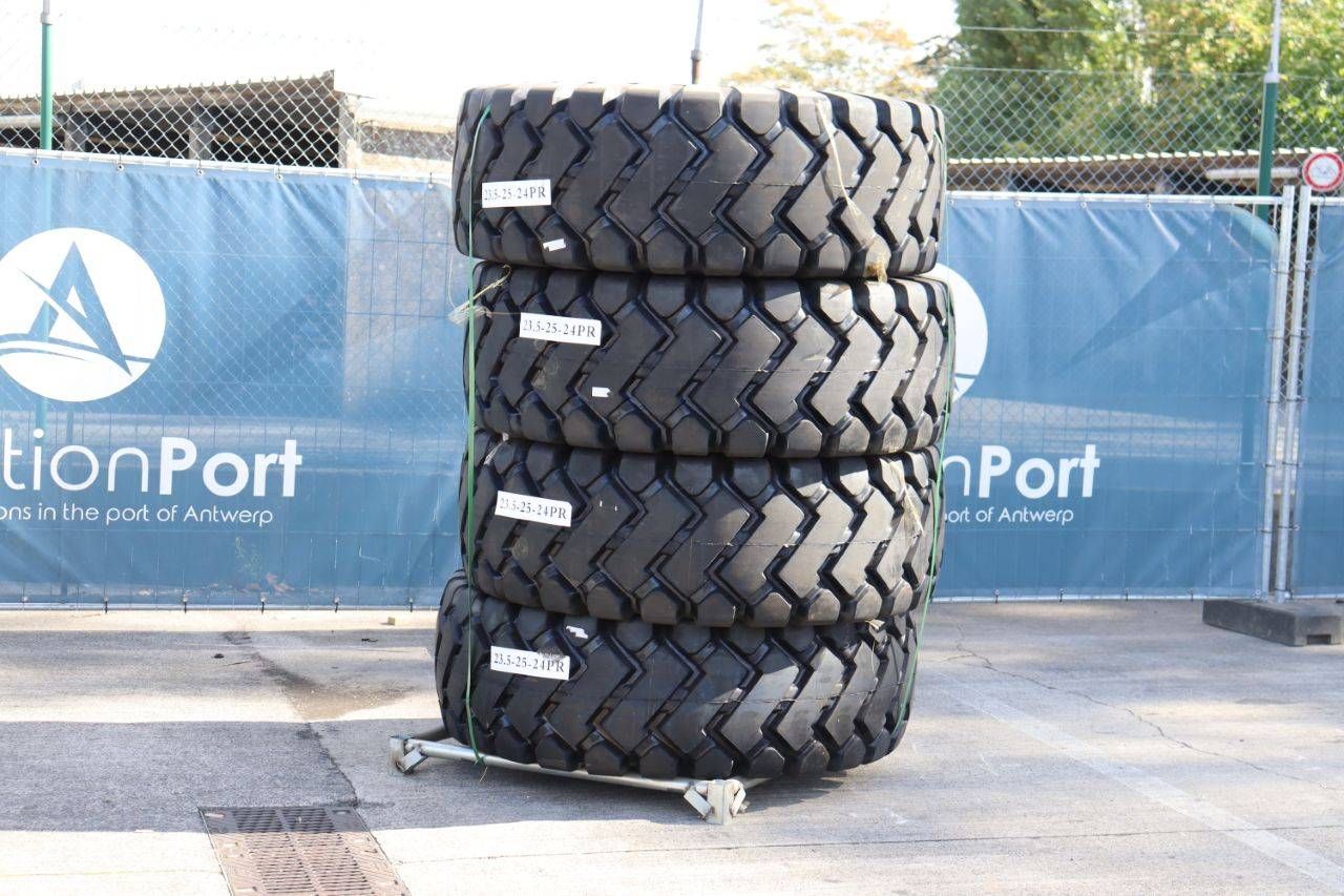 Lot of tires Forcestone 23.5-25-24PR 4 pieces New