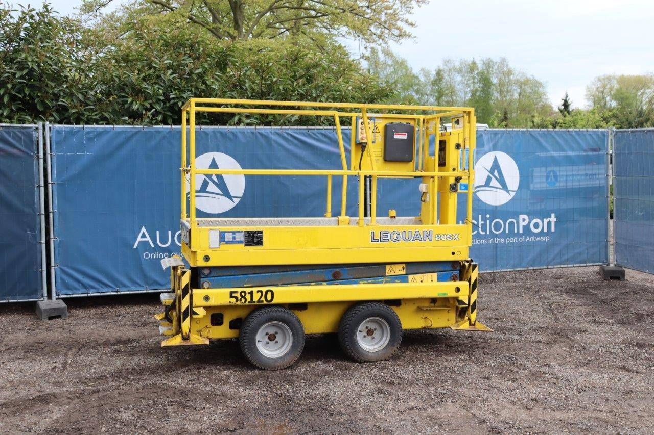 Rough terrain Scissor lift Leguan 80SX Petrol 225kg 8m 2008