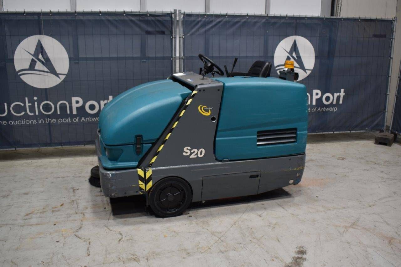 Scrubbing machine Tennant S20 Electric
