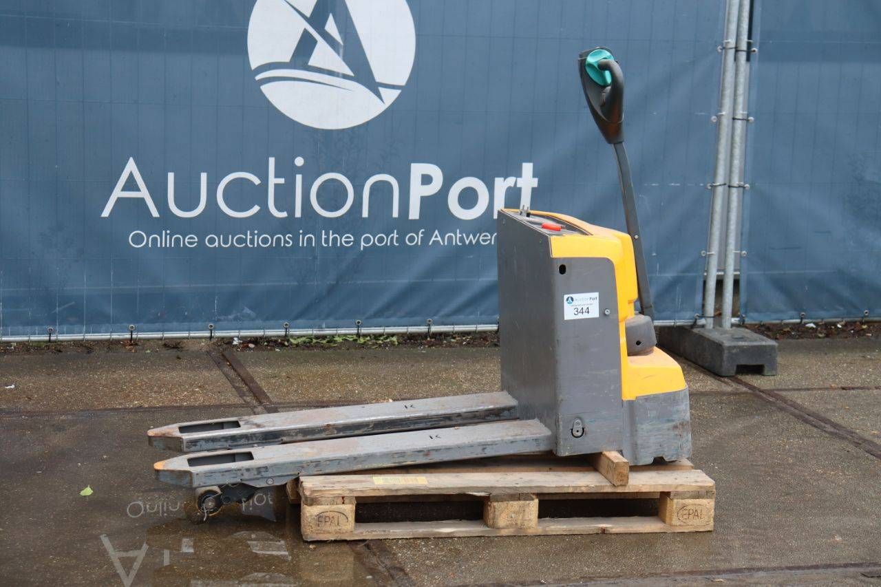 Pallet truck Jungheinrich EJE M13 Electric 1300kg 2019