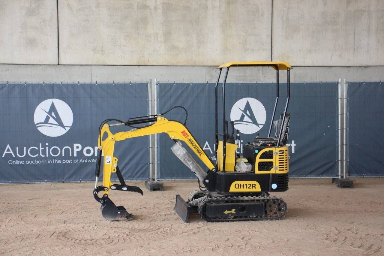 Mini excavator AGT Industrial QH12R Petrol