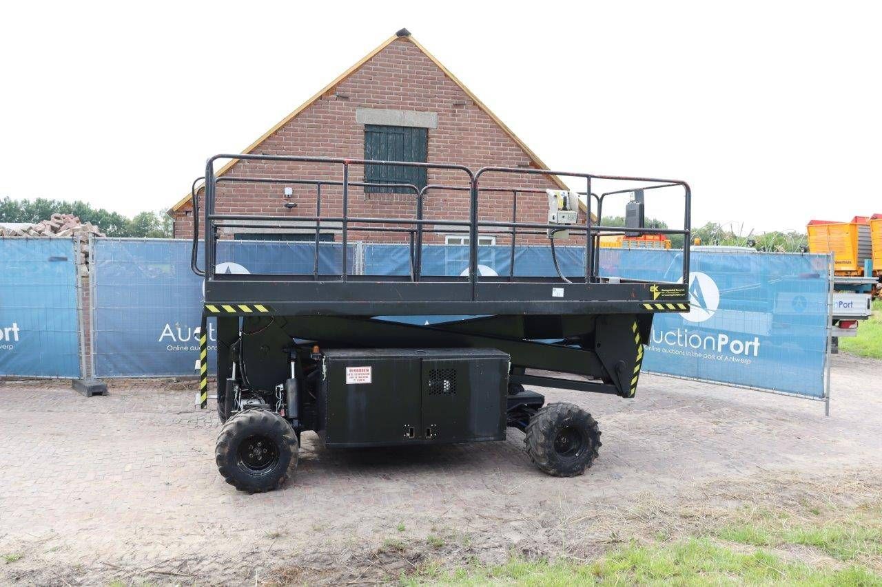 Articulating boom lift UpRight SL30SE Diesel 590kg 11m 2000