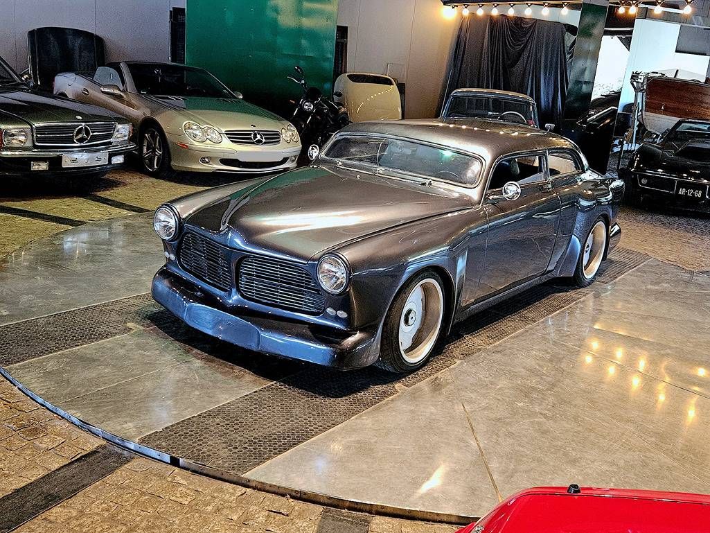 custom Volvo 121 'hot rod' (barn-find) (Marge)