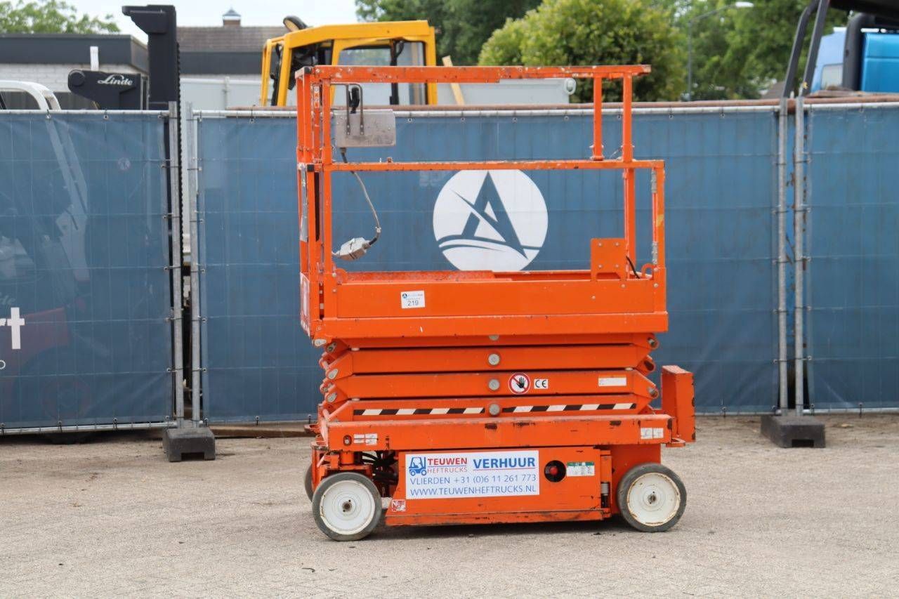 Scissor lift TEU Skyjack SJ III 3219 Electric 7.62m 2018