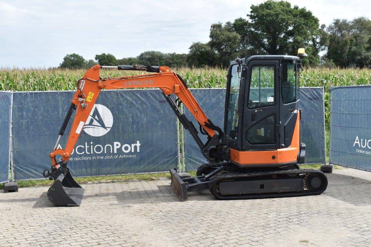 Mini digger Hitachi ZX33U-5A CLR Diesel