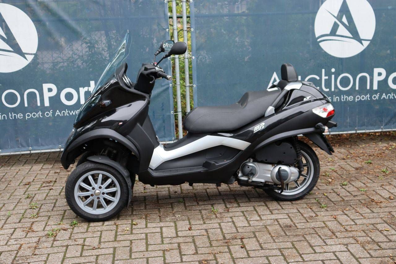 Scooter Piaggio MP3 Petrol 2009 (Margin)