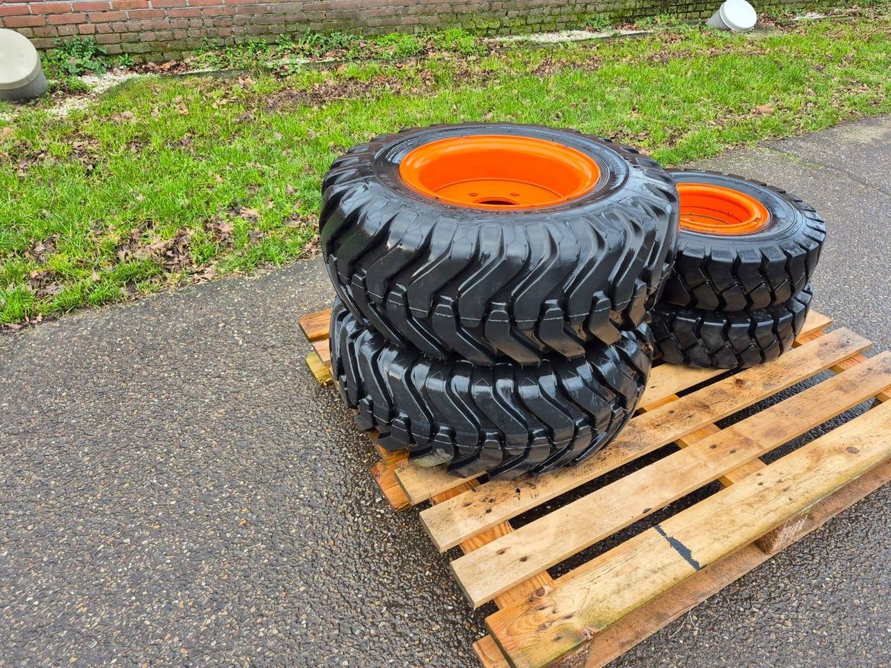 Tires Continental 27x10-42/ Kings Tire 6.00-9 with Rim 4 pieces