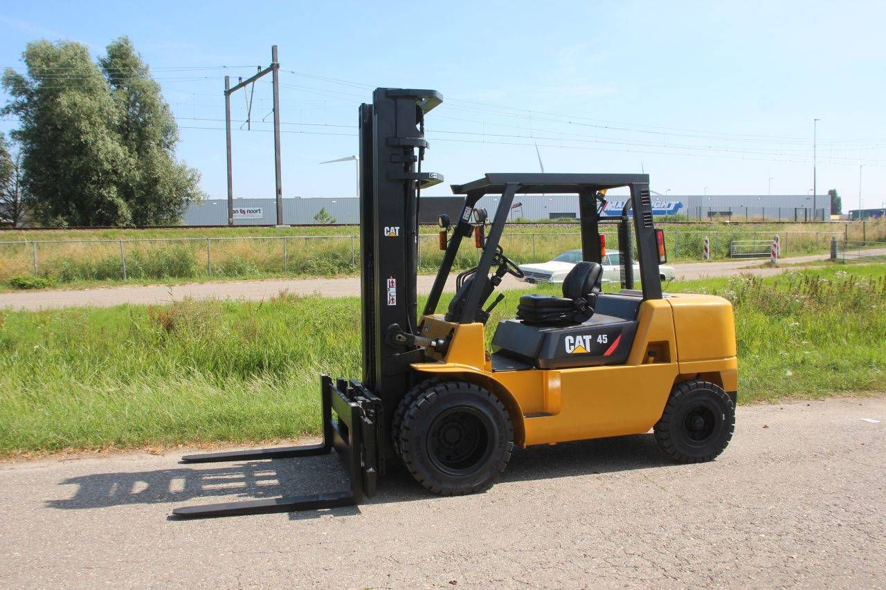 Forklift Caterpillar DP45K-2 Diesel 4500kg 6.0m 2007