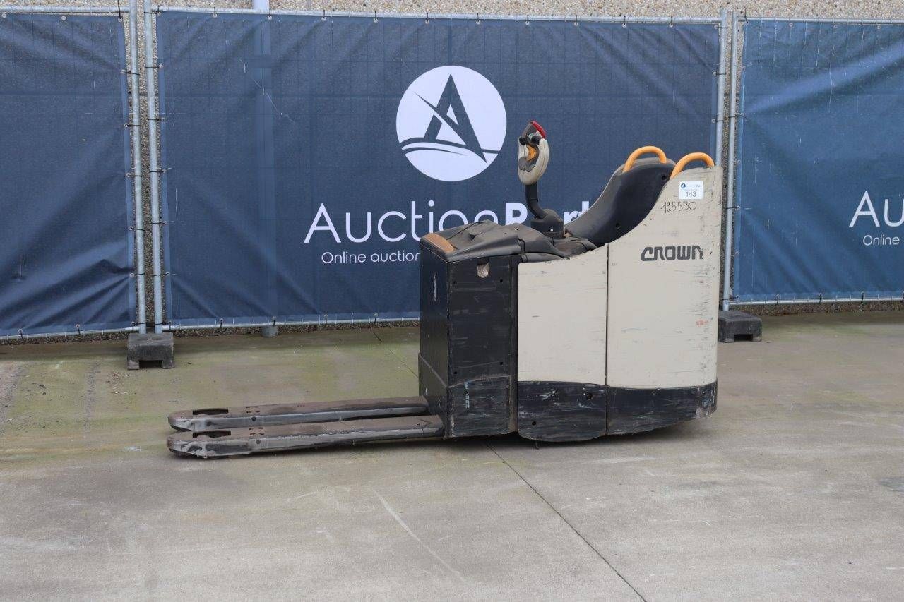 Pallet truck Crown WT3040 Electric 2000kg 2016