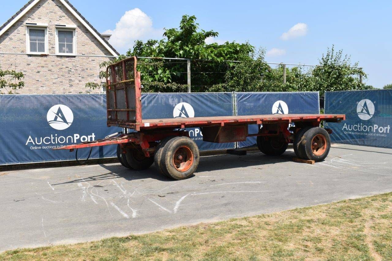 Flat trailer