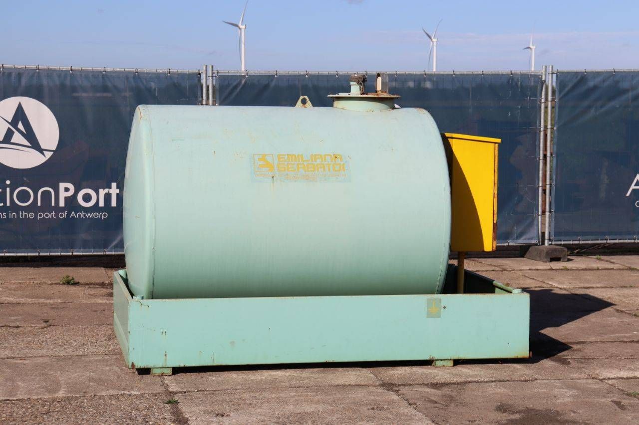 Fuel tank Emiliana Serbatoi 3000L with pump 2003 New