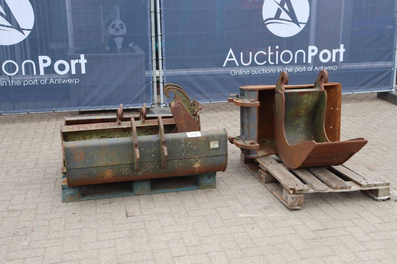 Batch of excavator buckets