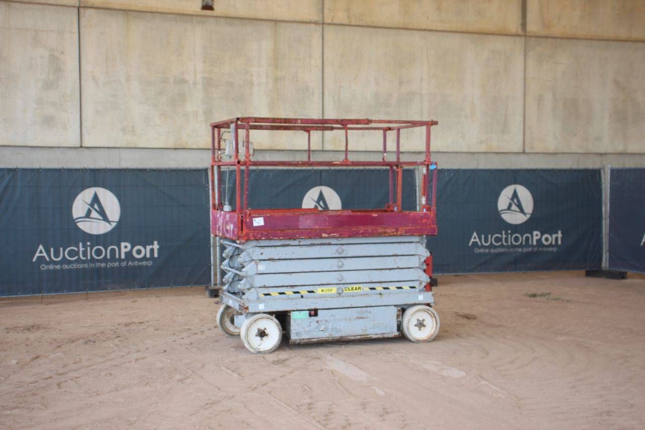 Piattaforma elevatrice elettrica a forbice SkyJack SJ4632 da 11,7 m