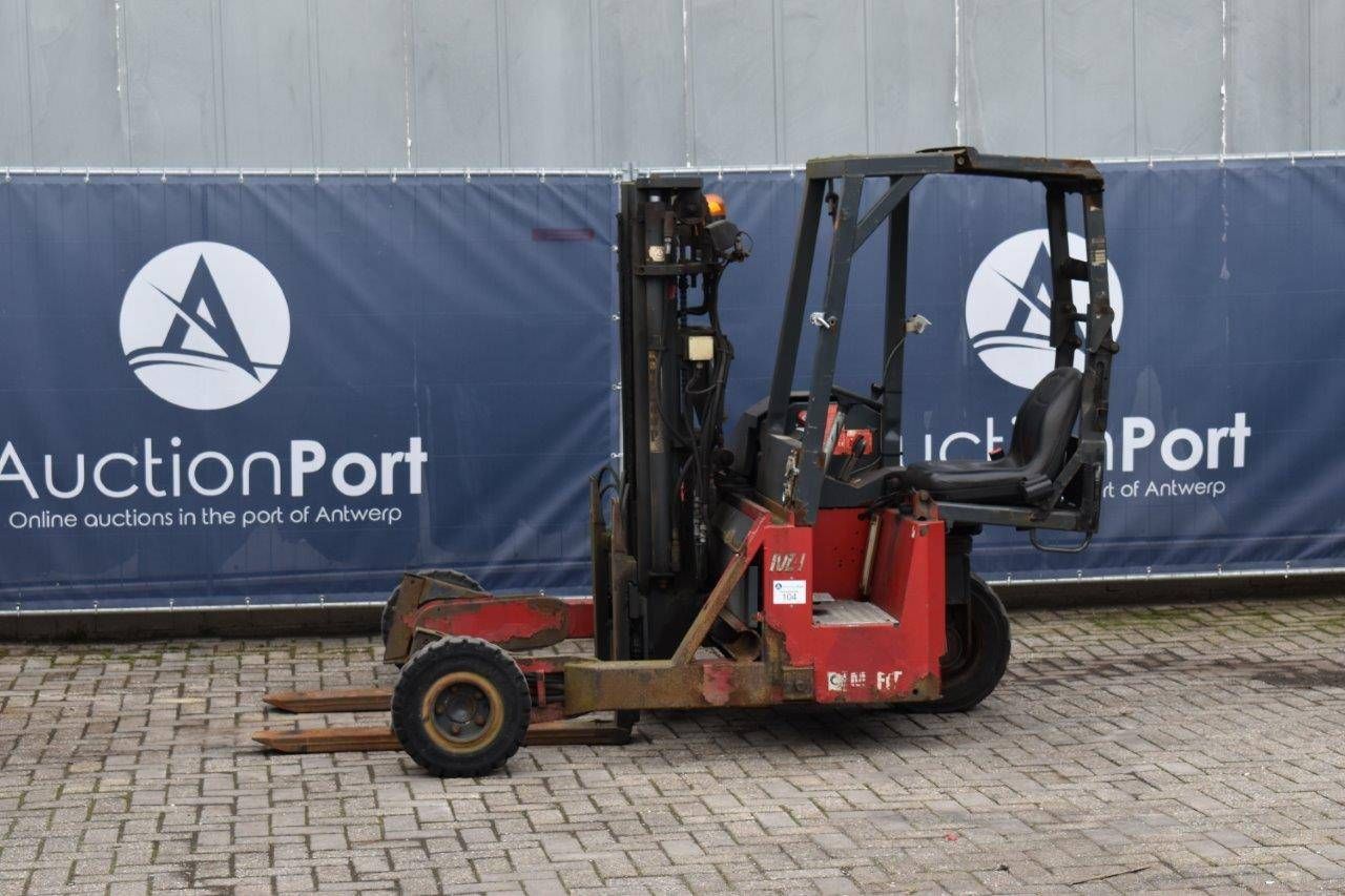 Truck mounted forklift Moffett M4 20.3 Diesel 2000kg