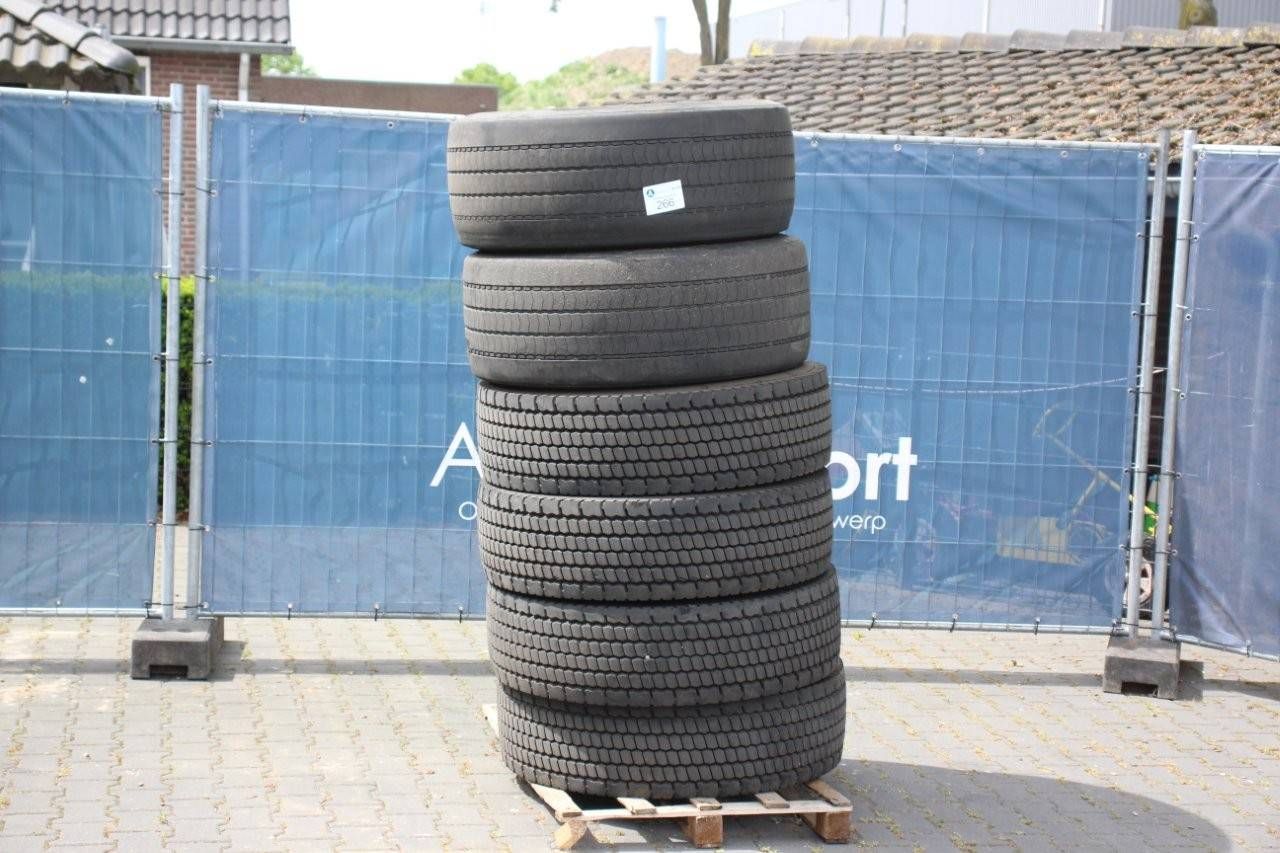 Lot of 6 Michelin/Windpower Tires