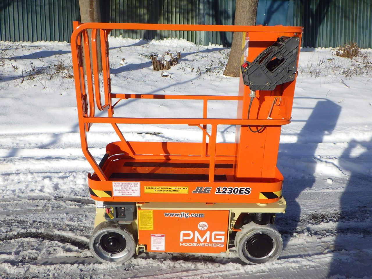 Mast lift JLG 1230ES Electric 5.66m 2013
