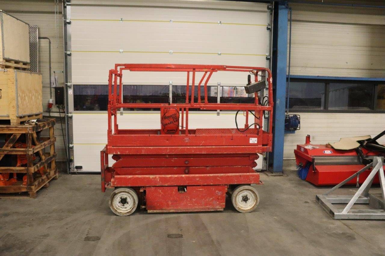 Scissor lift EVENAAR Electric