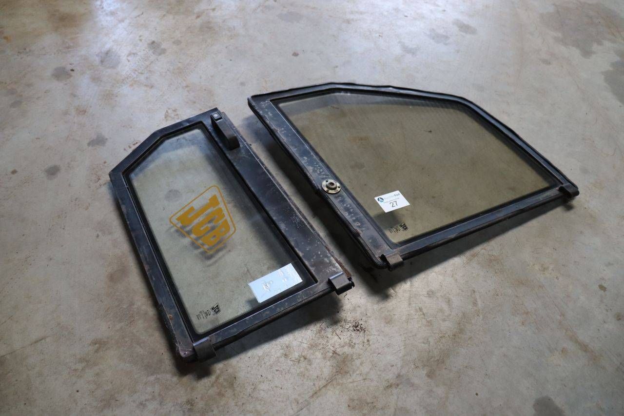 Tondeuse JCB, chariot télescopique 537 135 2020