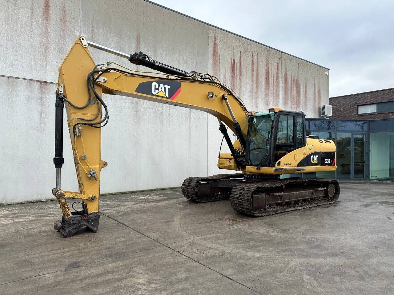 Crawler excavator Caterpillar 323DL Diesel 2008