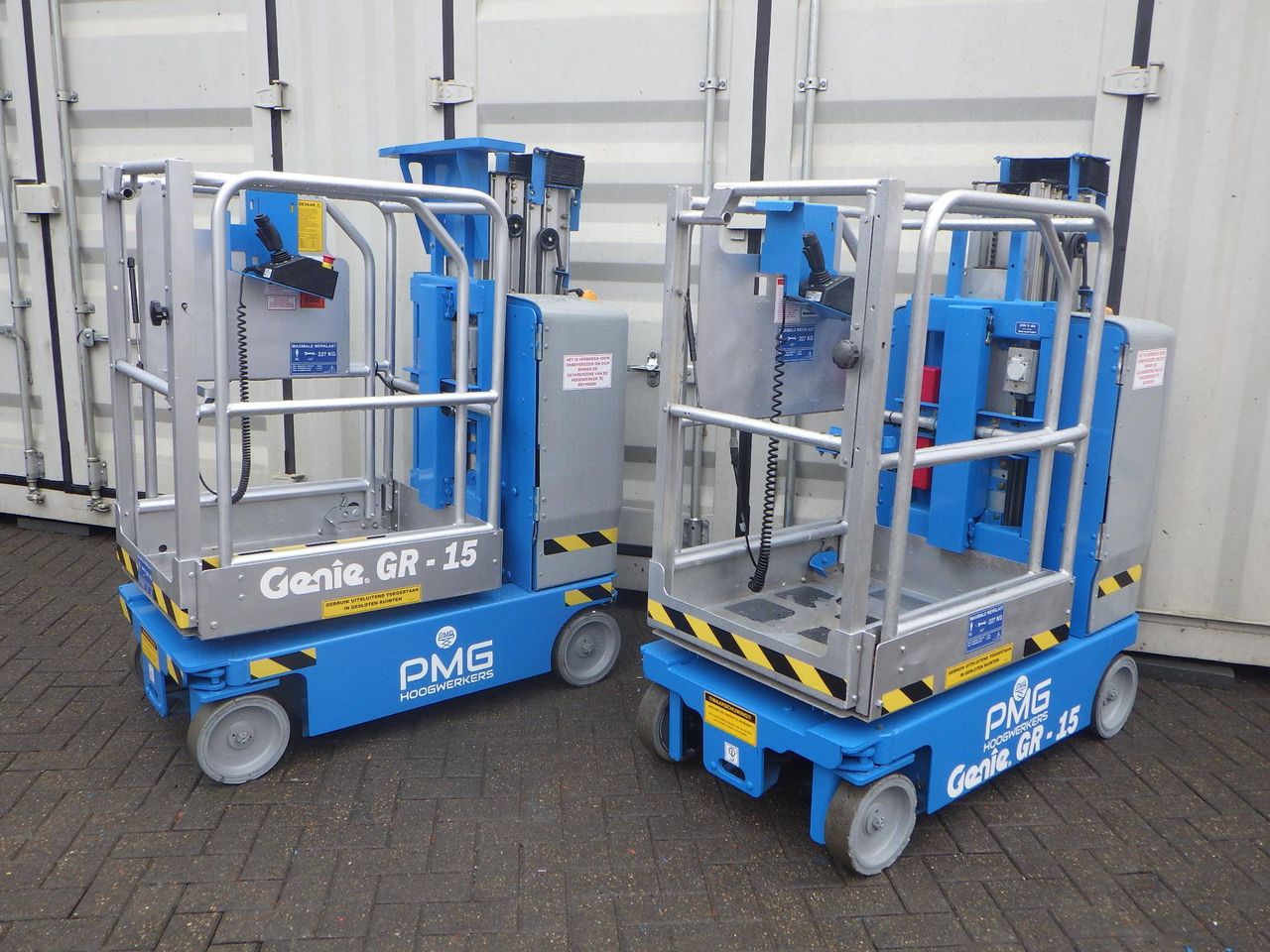 2x Mast lift Genie GR-15 Electric 6.50m 2015/2016