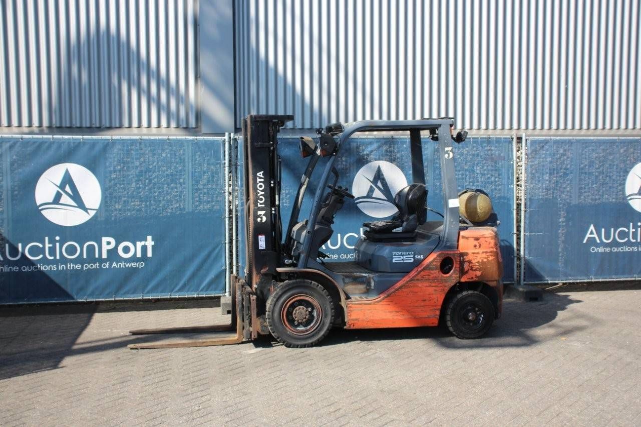 Forklift Toyota 02-8FGF25 LPG 2500kg 2015