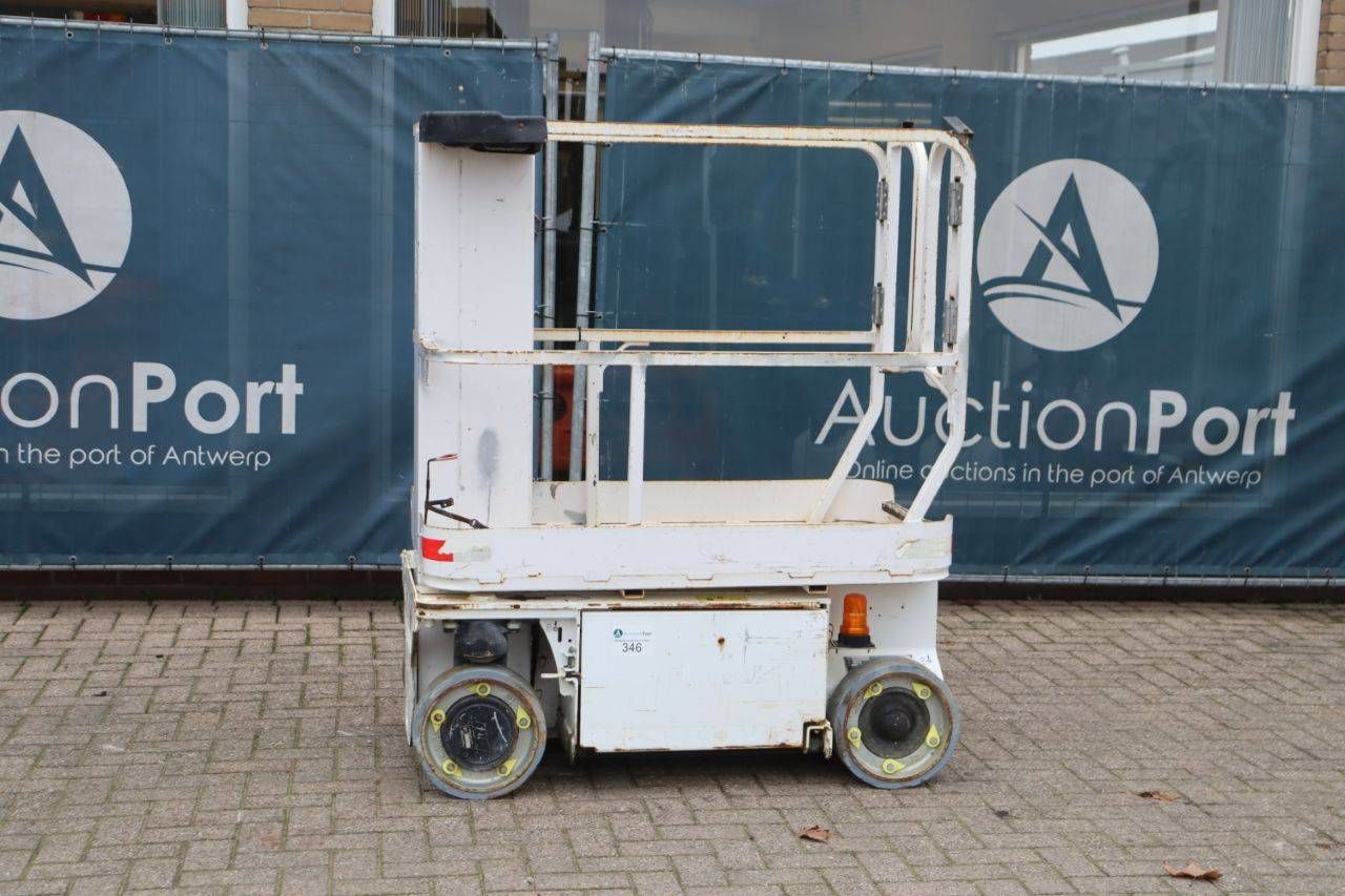 JLG 1230ES Electric Mast Lift 5.66m 2014