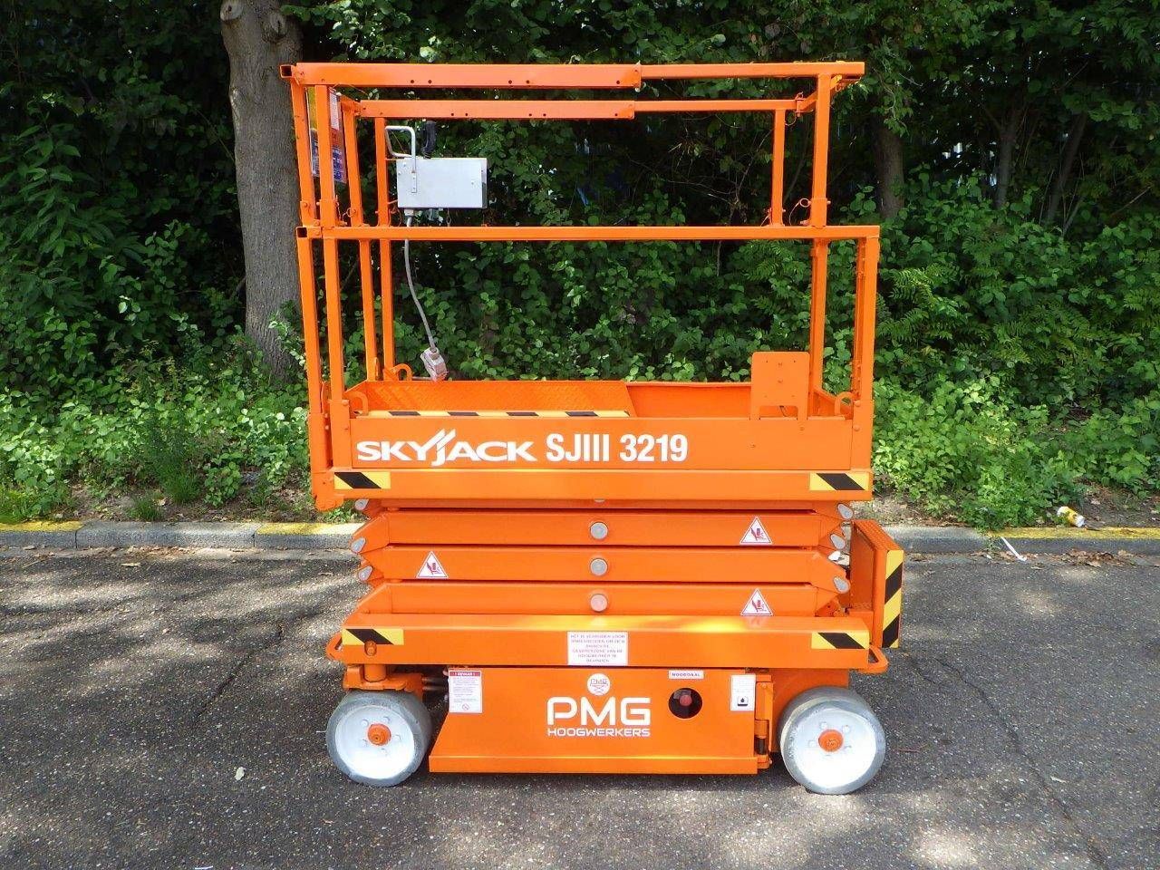 Scissor lift Skyjack SJ3219 7.81m Electric 2012