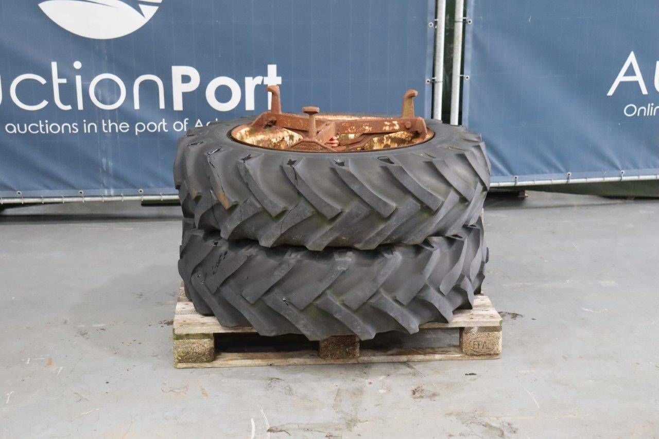 Lot of Tires Vredestein 12.4-28