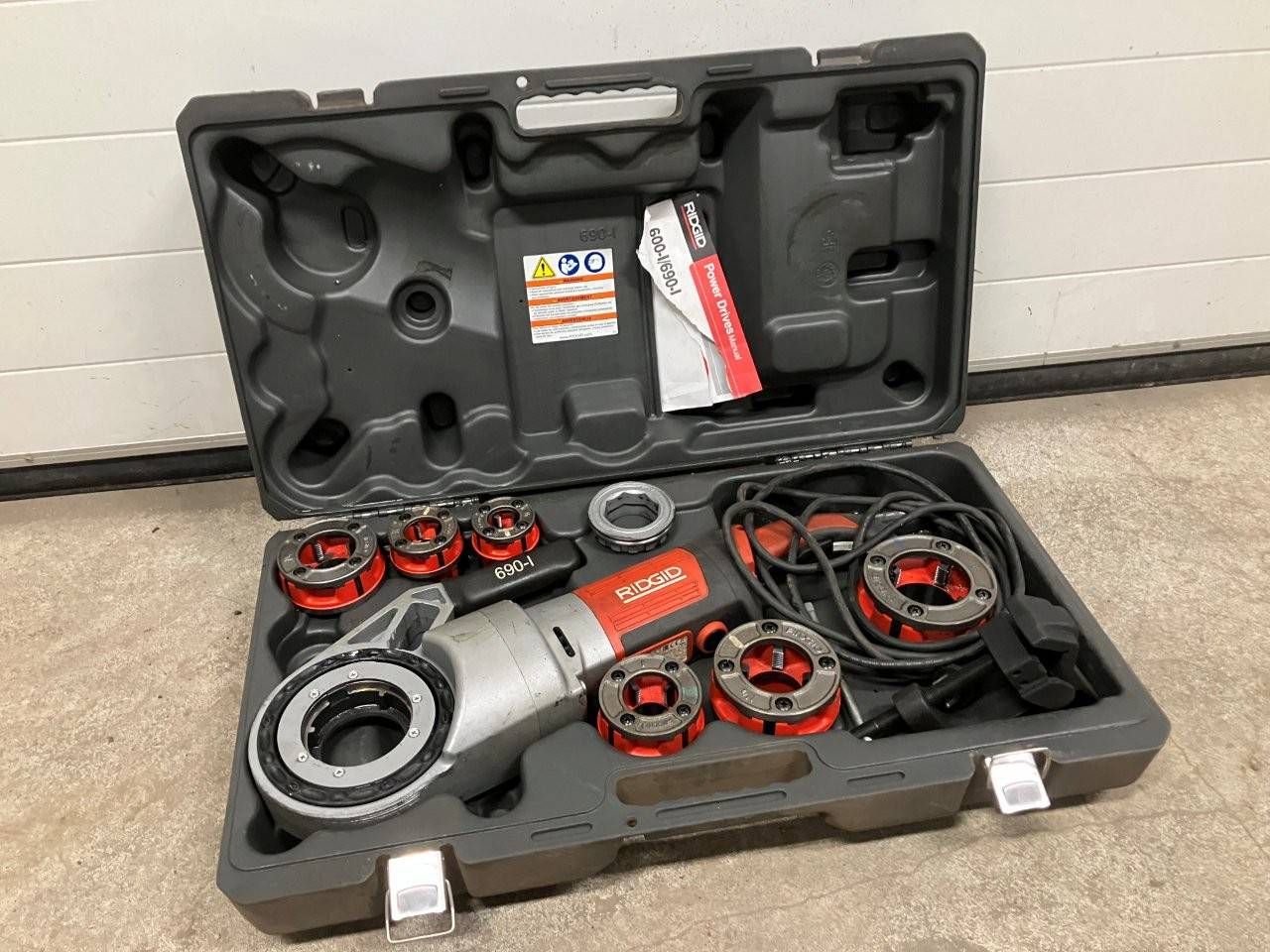 Ridgid 690-I Electric Thread Cutting Machine