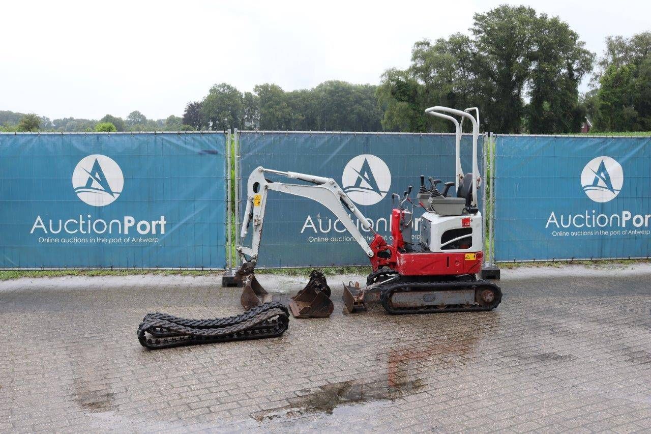 Mini digger Takeuchi TB210R Diesel 12hp 2017