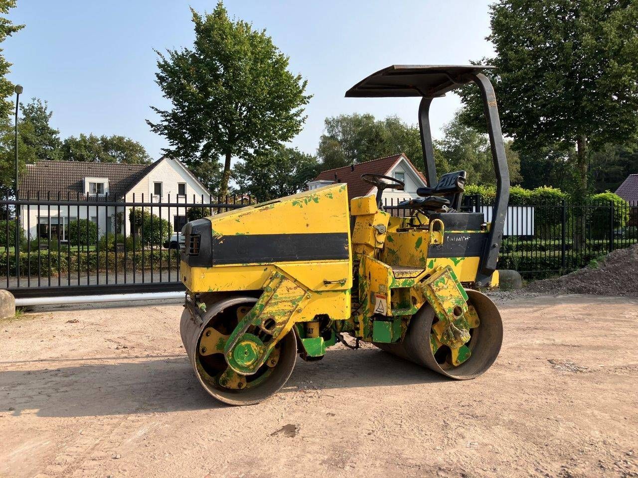 Vibratory roller Caterpillar CB-224C Diesel