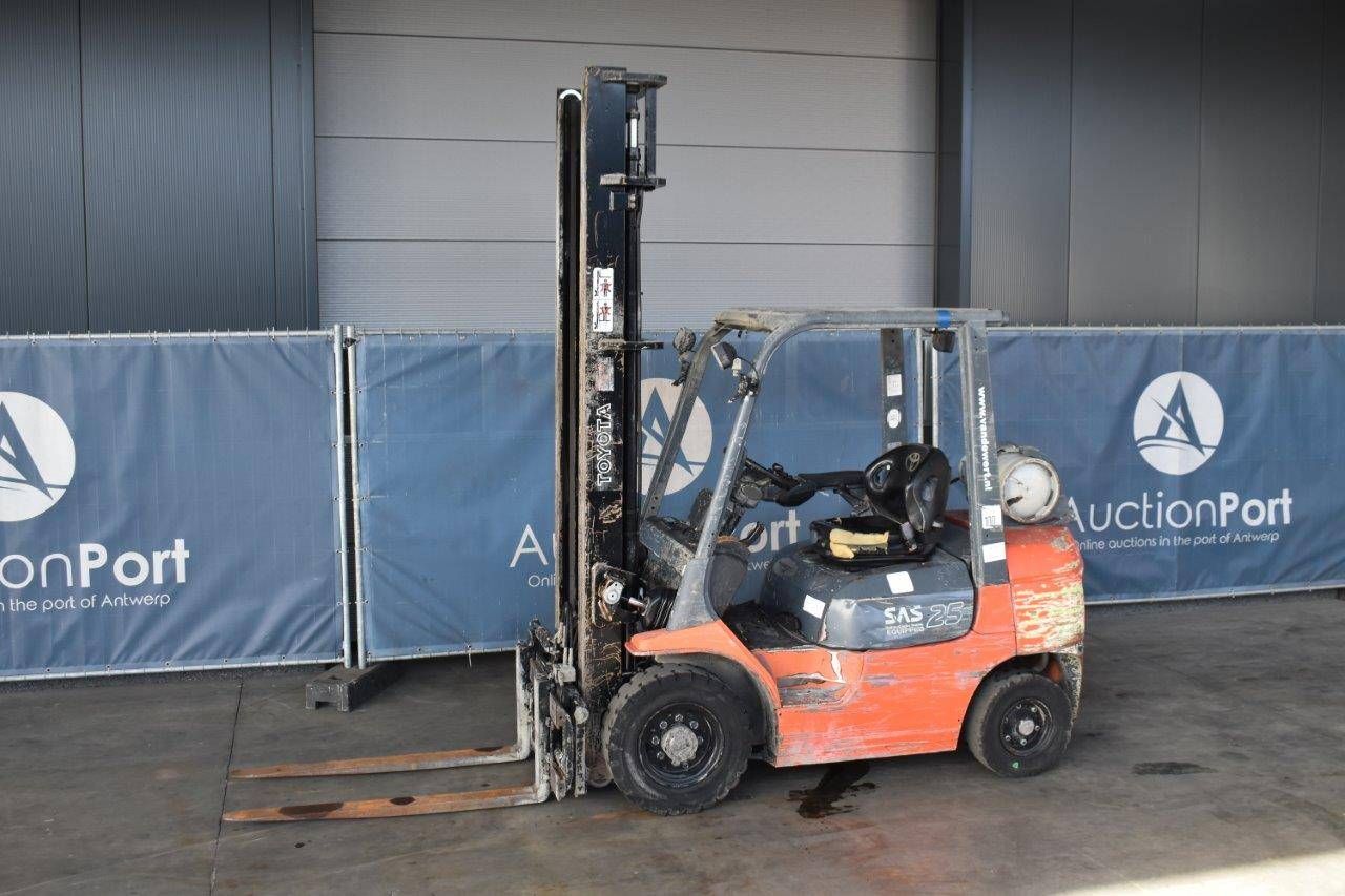 Forklift Toyota 42-7FGF25 LPG 2500kg