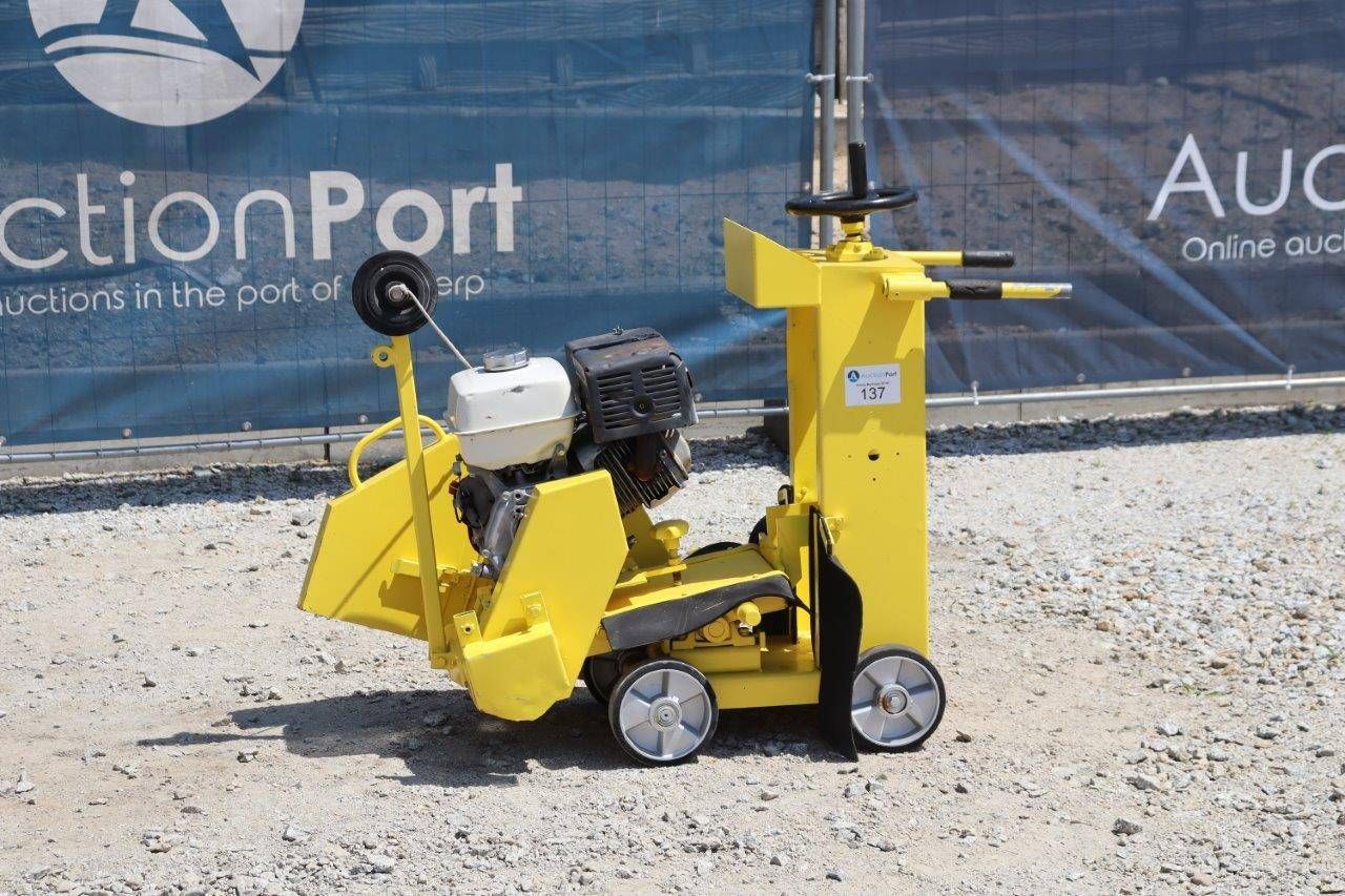 Petrol trench cutter