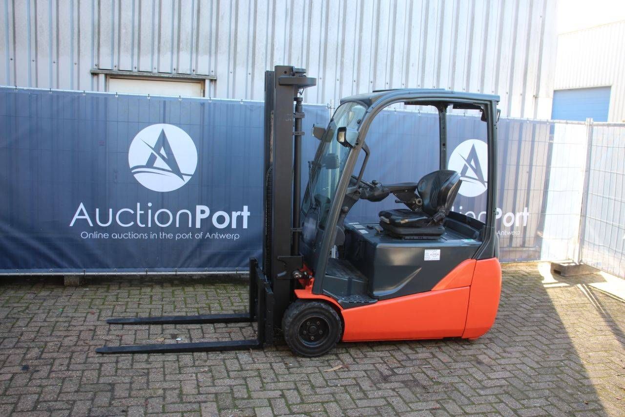 Toyota 8FBET20 Electric Forklift 2000kg 3.3m 2012