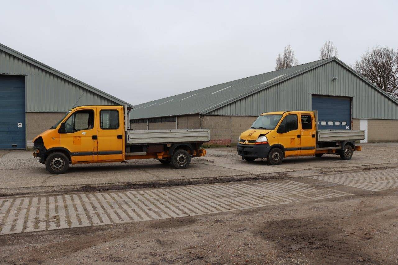 2 Van Tippers Renault Master dCi 150 Diesel