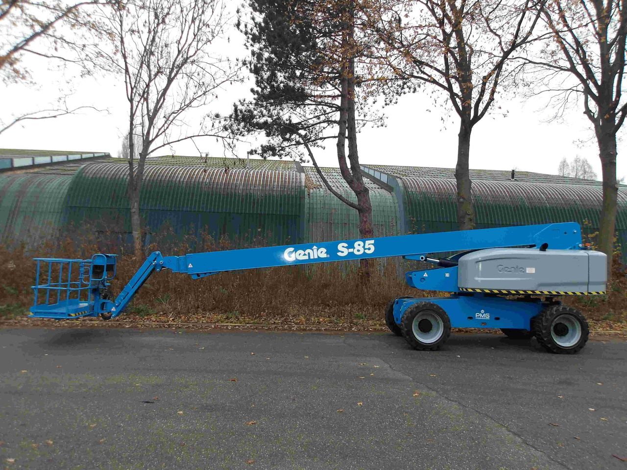 Telescopic boom lift Genie S85 27.91m Diesel 2013