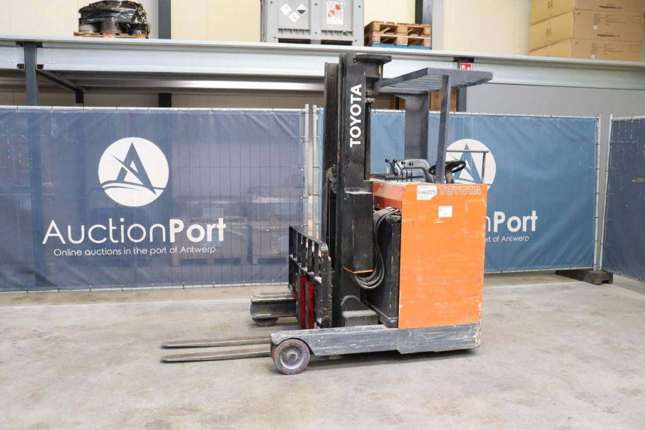 Reach truck Toyota 5FBRE14 Electric 1350kg 5.0m 1999
