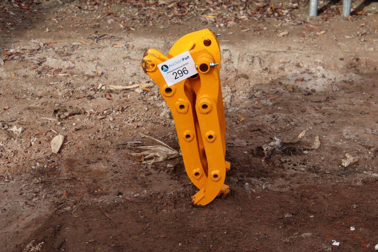 Novo acessório de troca rápida para mini escavadeiras.