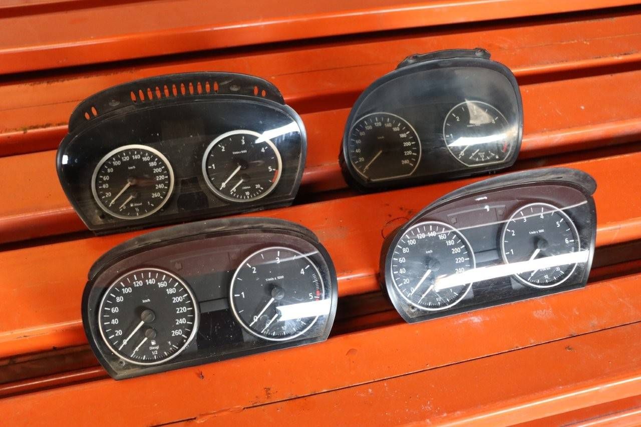 Lot of BMW Odometers (Margin)