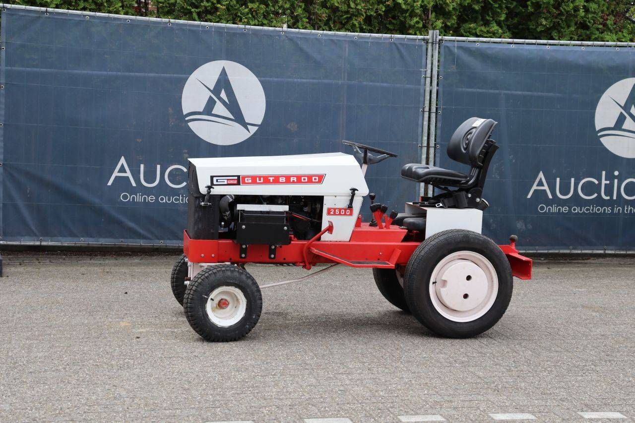 Tracteur à voie étroite Gutbrod 2500 essence