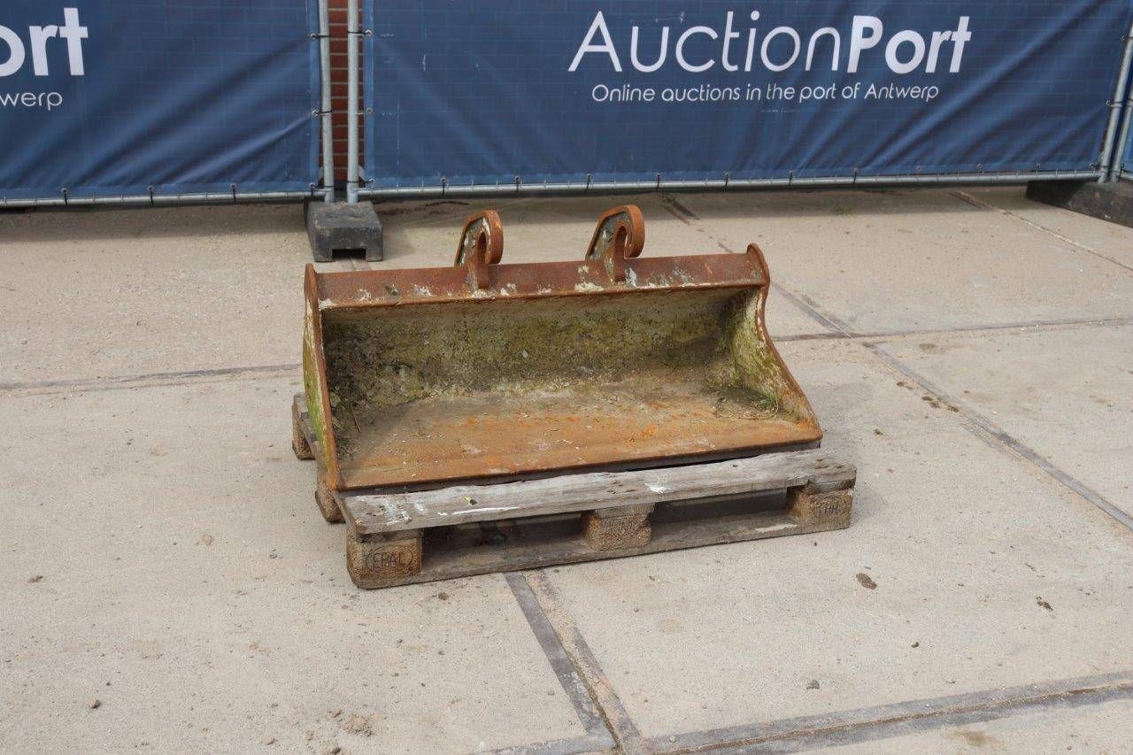 Excavator bucket