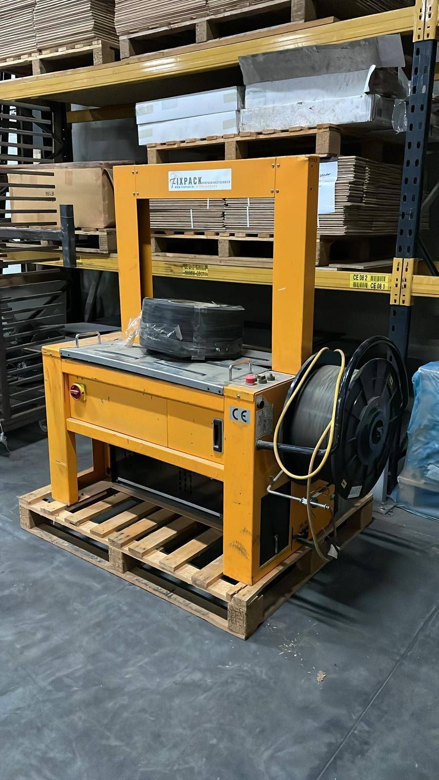 Fully automatic strapping machine