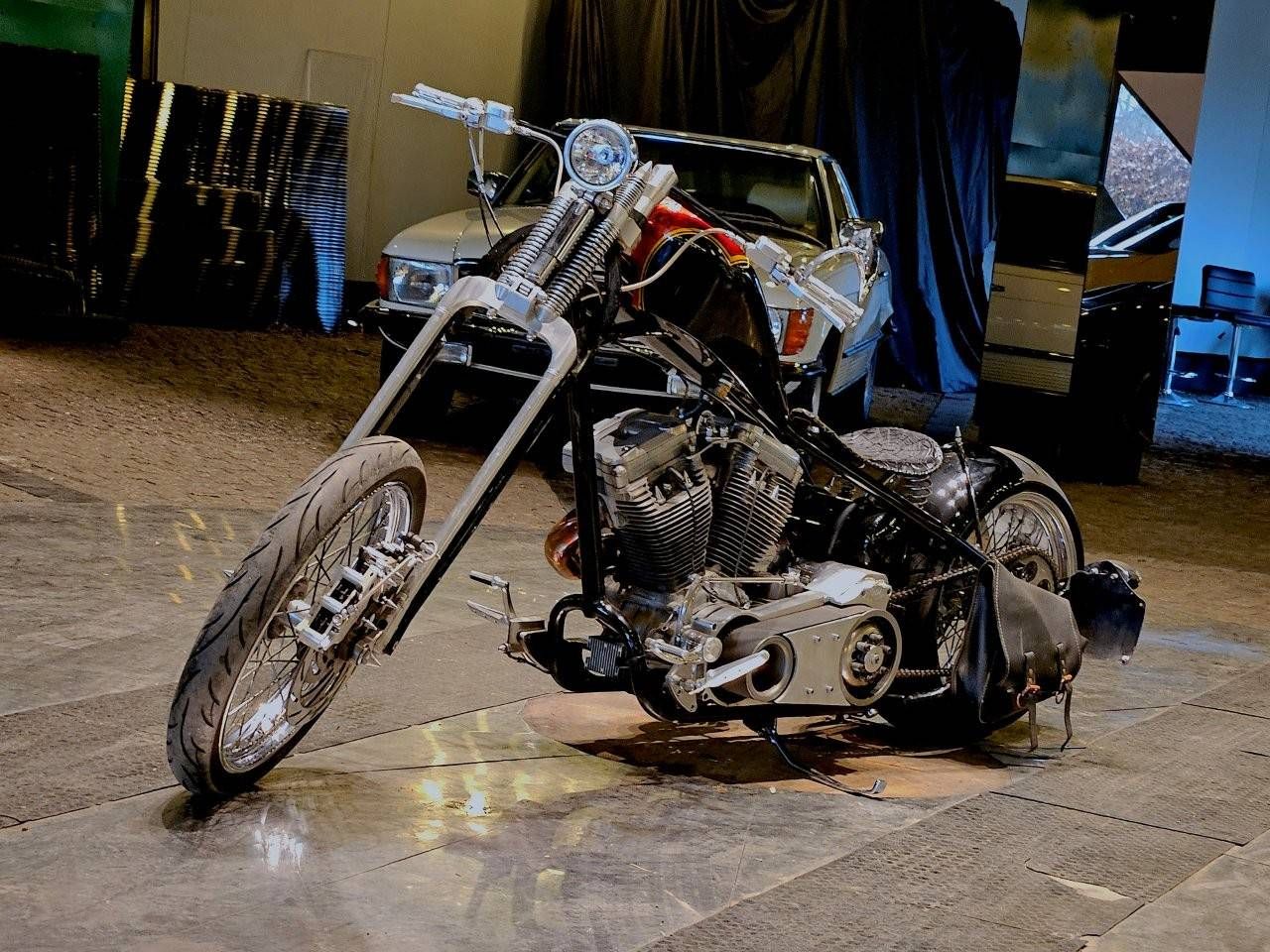 Harley-Davidson Custom Chopper FXR High-neck &amp; Hard-tail Gasoline 1984 (Margin)