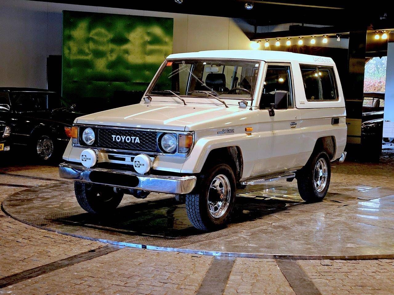 Toyota Land Cruiser 2.0 Turbo-D (FRP-top) Diesel 1988 (Margin)