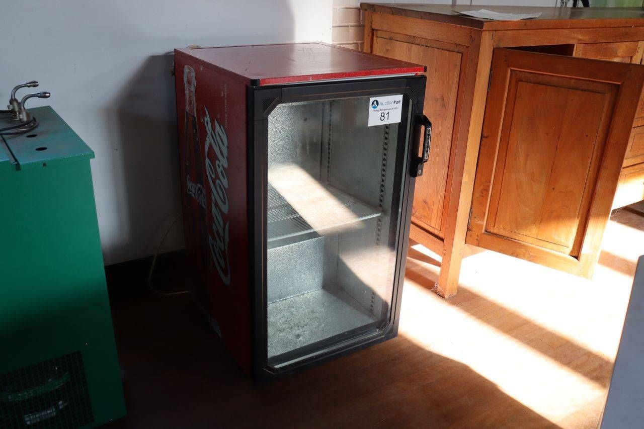 Tabletop refrigerator