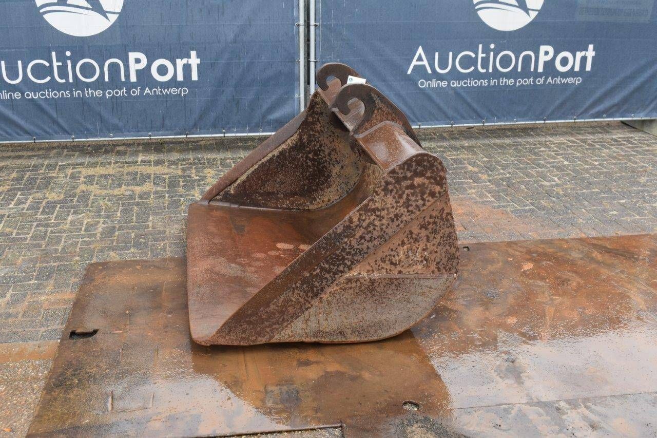 Digger bucket