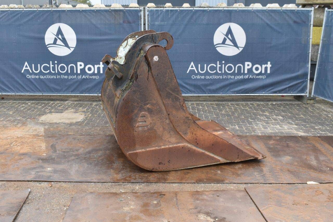 Digger bucket